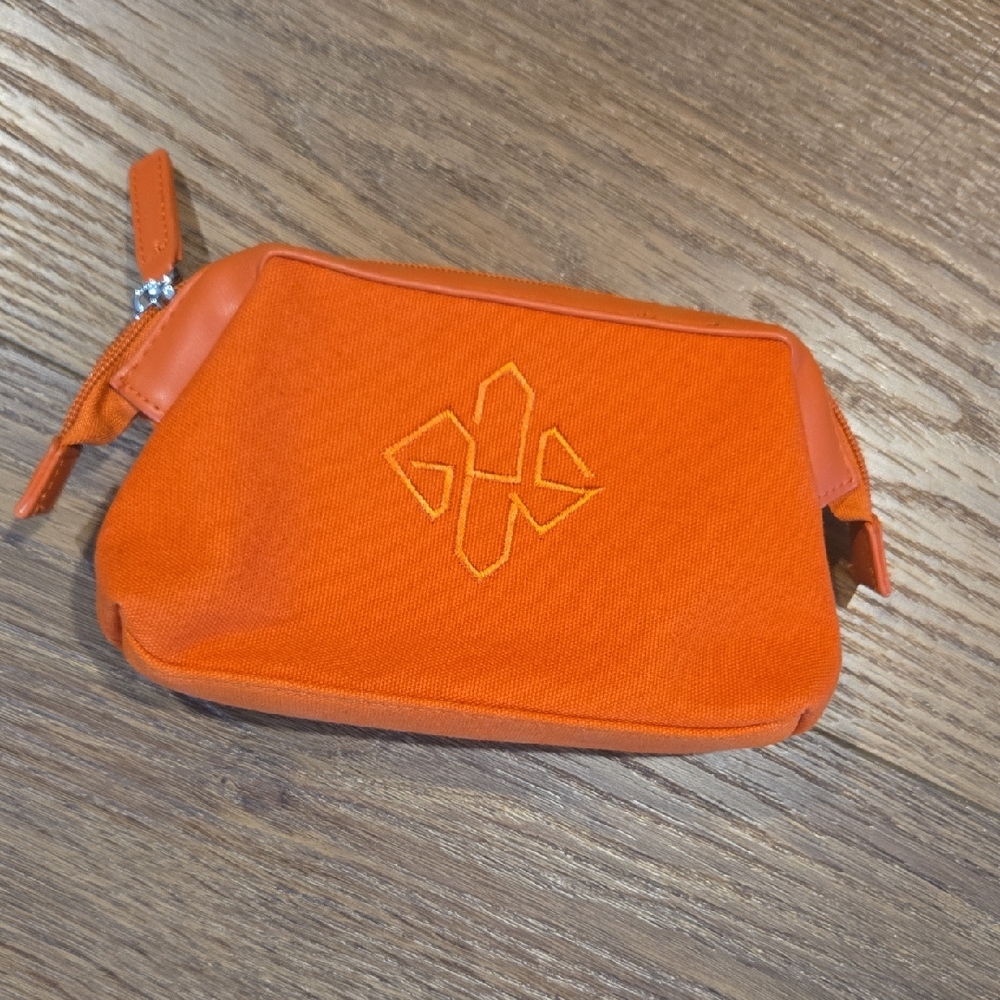 ANA BUSINESS CLASS ETTINGER AMENITY BAG.   #7385